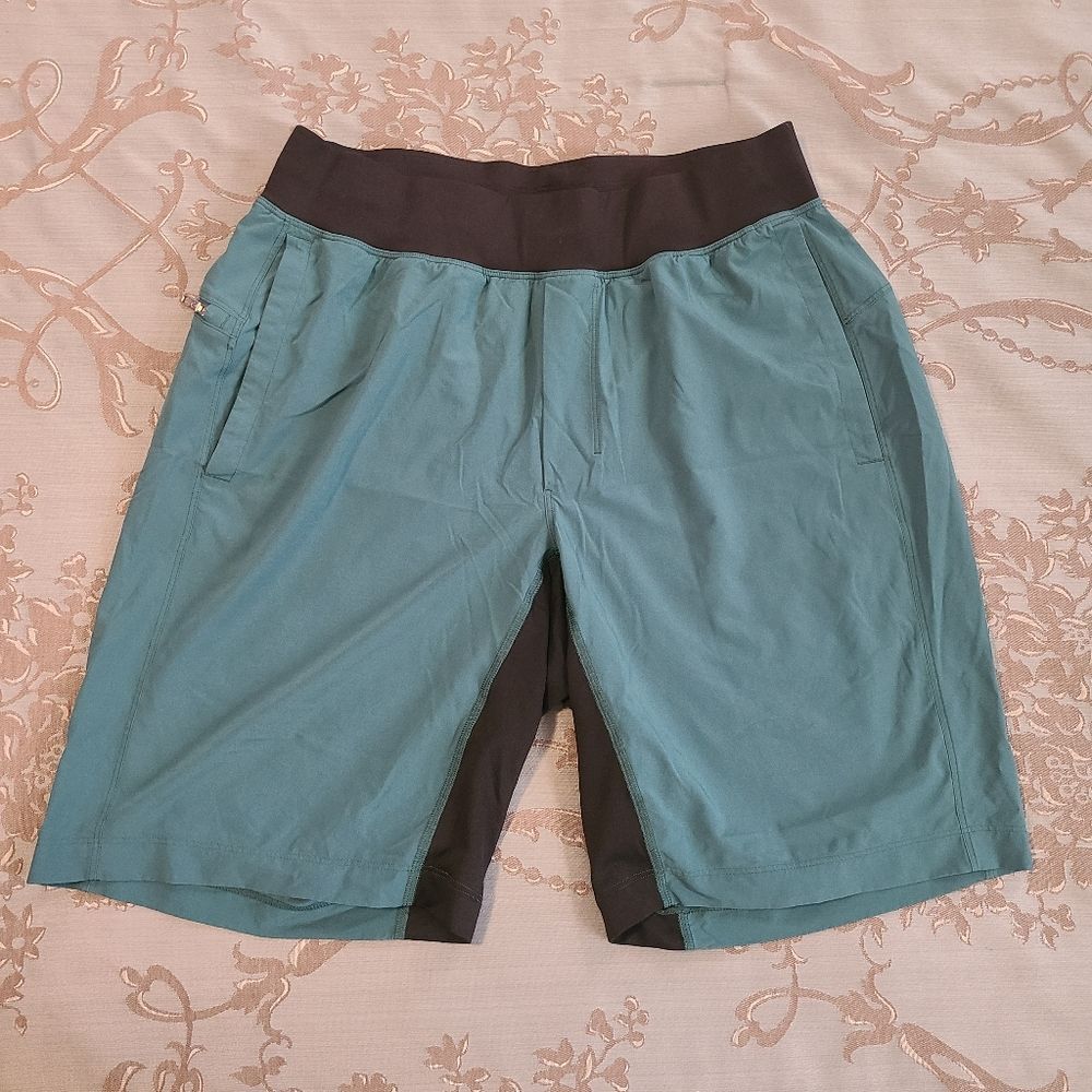 Lululemon Linerless 9" Athletic Shorts Green Black Men Size Medium